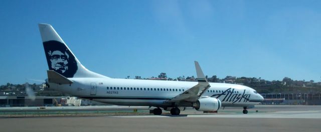 Boeing 737-700 (N527AS) - from August 17, 2014