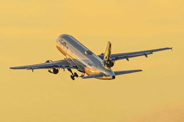 Airbus A320 (N569JB)