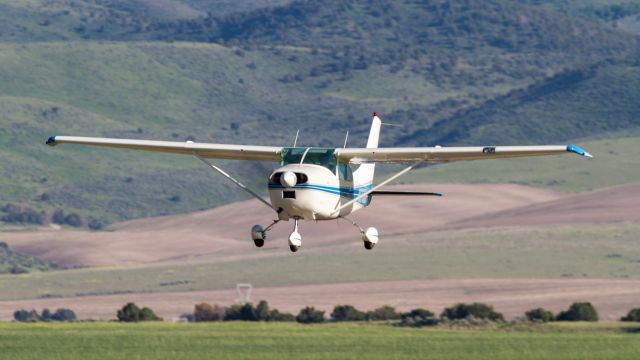 Cessna Skylane (N3755U)