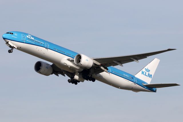 BOEING 777-300ER (PH-BVU)