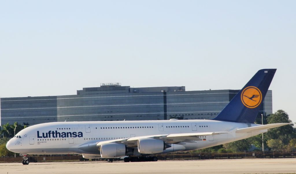 Airbus A380-800 (D-AIMM)