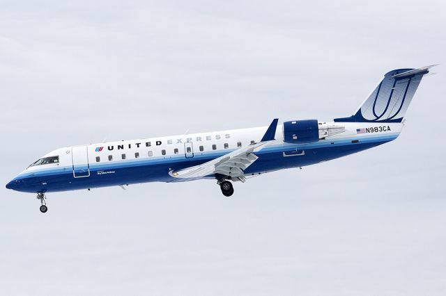 Canadair Regional Jet CRJ-200 (N983CA)