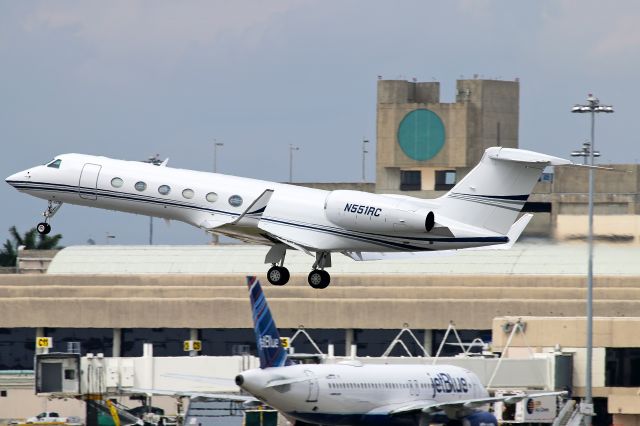 Gulfstream Aerospace Gulfstream V (N551RC) - N551RC heading out for Teterboro. New to the DB.