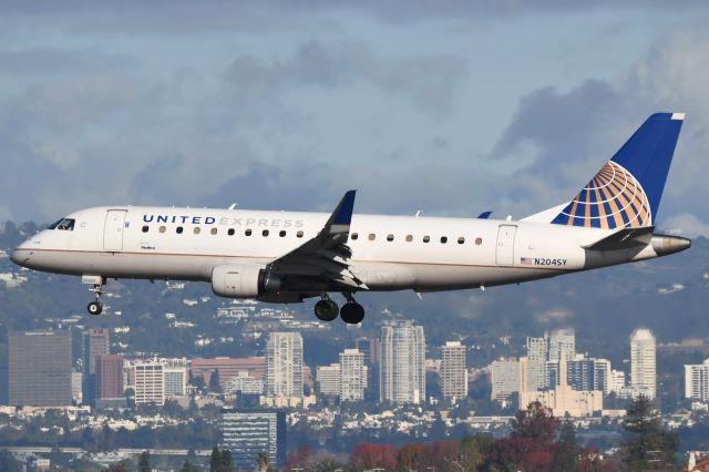 Embraer 175 (N204SY)