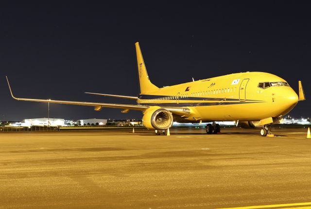 Boeing 737-800 (9M-III)