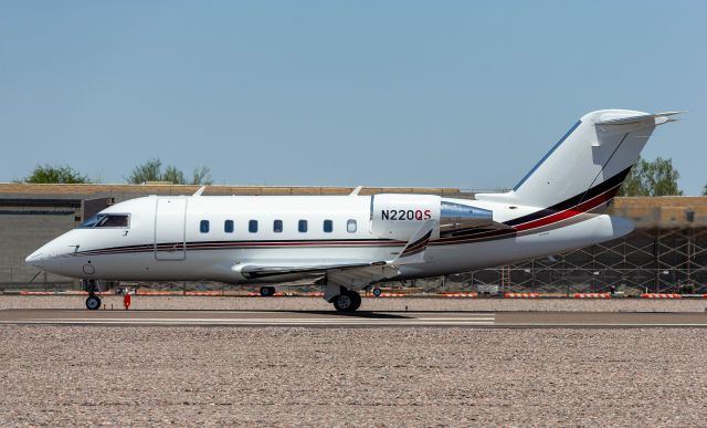 Canadair Challenger (N220QS)