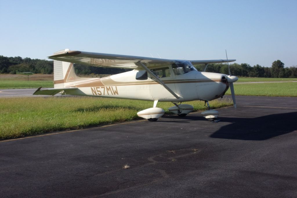 Cessna Skyhawk (N57MW)