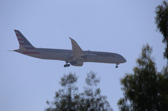 Boeing 787-9 Dreamliner (N841AN)