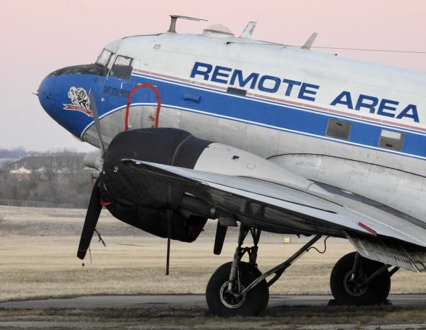 Douglas DC-3 (N982Z)