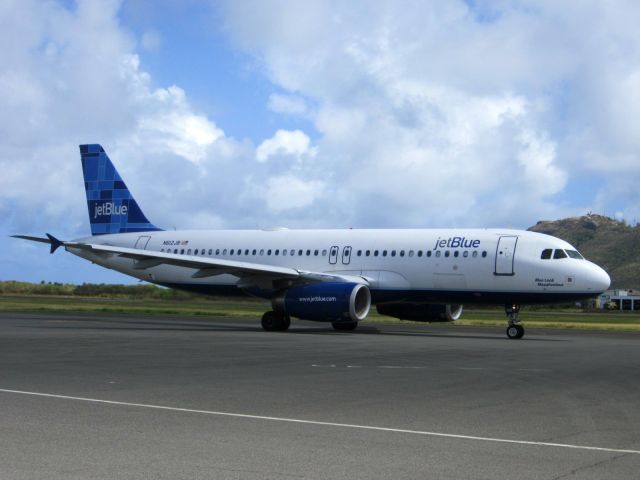 Airbus A320 (N612JB)