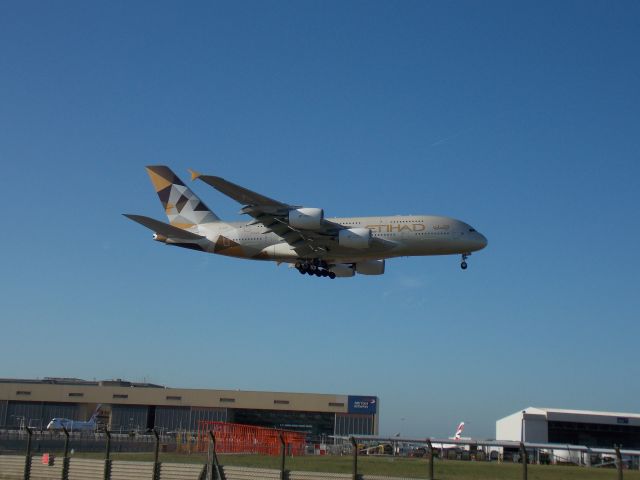 Airbus A380-800 (A6-APB)