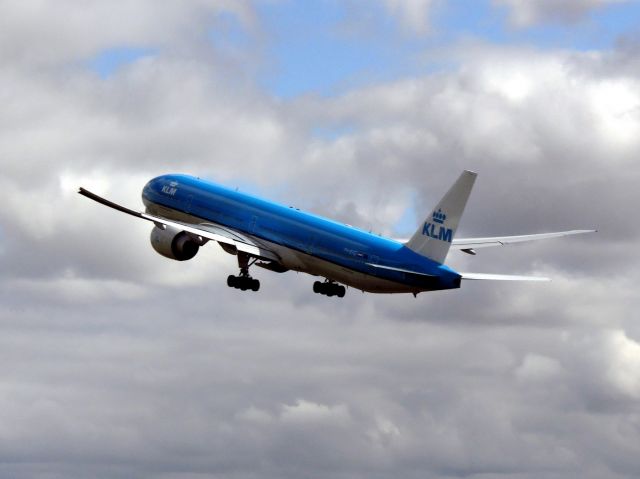 BOEING 777-300 (PH-BVG)