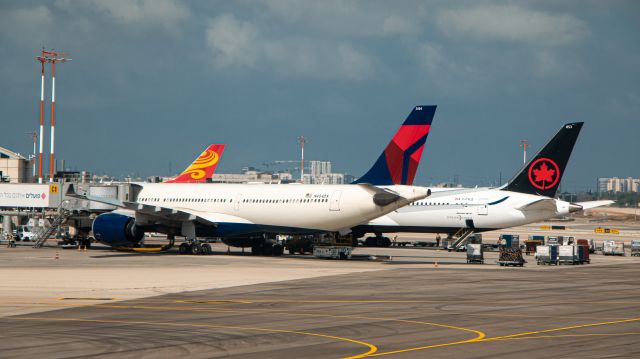 Airbus A330-900 (N404DX)
