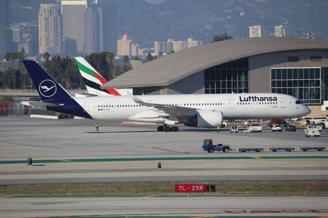 Airbus A350-900 (D-AIXP)