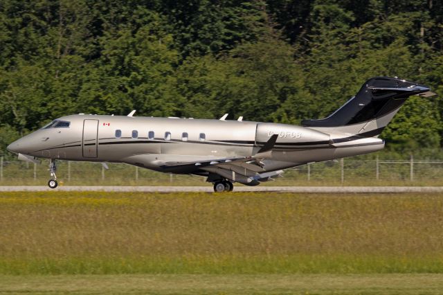 Canadair Challenger (C-GFCB)