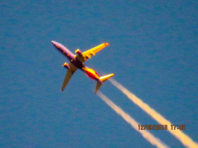Boeing 737-800 (N8697C)