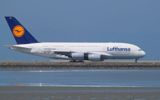 Airbus A380-800 (D-AIMC)