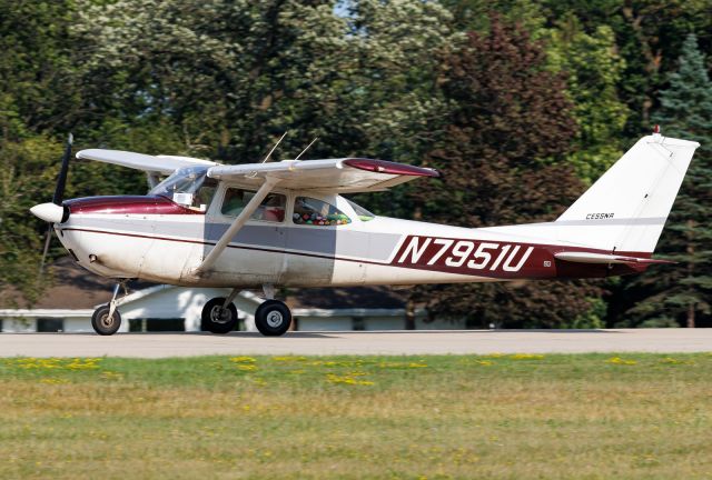 Cessna Skyhawk (N7951U)