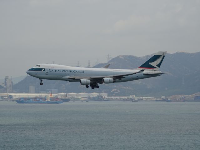 Boeing 747-400 (B-HUO)