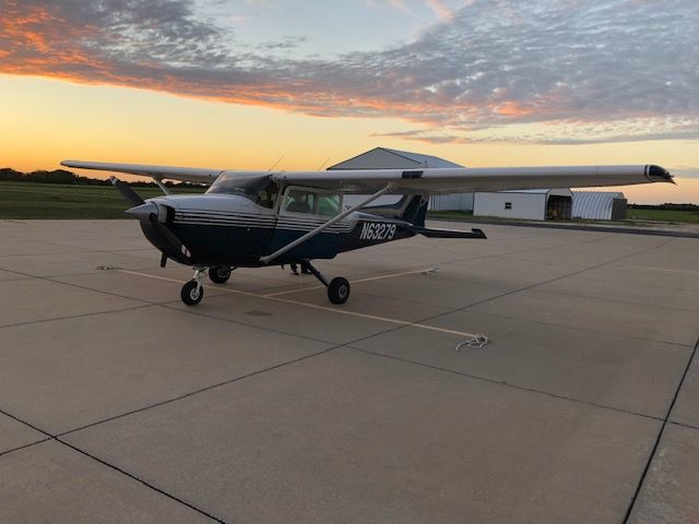 Cessna Skyhawk (N63279)