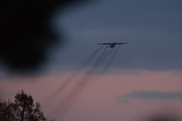 Antonov An-12 (UR-CAJ) - Just after sunset :-/