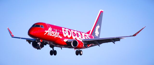 Embraer 175 (N661QX) - EUG FT1:25 Washington State Cougars   7-5-2025