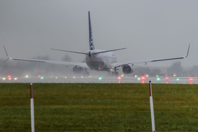 Boeing 737-800 (HP-1824CMP)