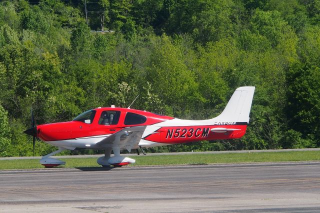 Cirrus SR-22 (N523CM)