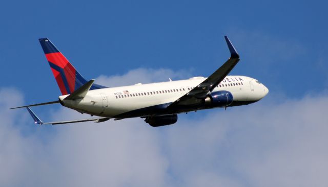 Boeing 737-800 (N3756) - Shortly after departure is this 2001 Delta Airlines Boeing 737-832 from the Summer of 2020.