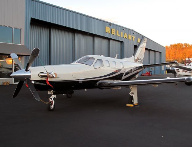 Socata TBM-850 (N850MK) - The fastest single engine turboprop on the market. Built to French military standards. At the RELIANT AIR ramp. RELIANT AIR offers the lowest fuel price on the Danbury (KDXR) Airport.