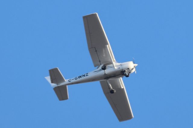 Cessna Commuter (C-GWNZ) - C-GWNZ Cessna Commuter 150M Aéroclub de Montréal Inc. Survolant la ville de Lavaltrie QC.  Le 13-04-2025 à 17:35.