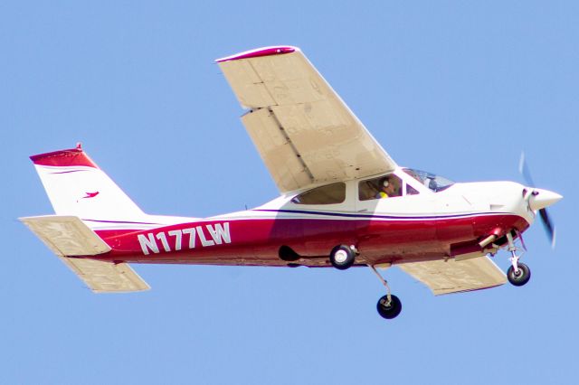 Cessna 177RG Cardinal RG (N177LW)