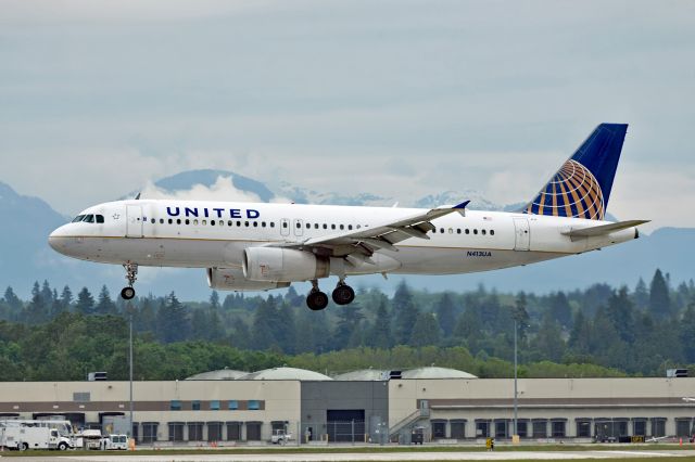 Airbus A320 (N413UA)