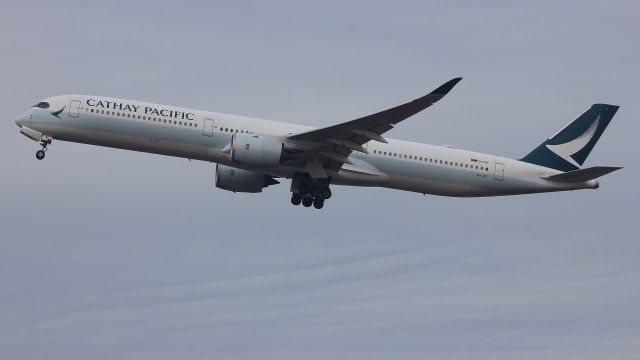 Airbus A350-900 —