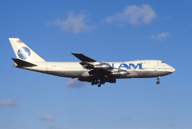 BOEING 747-100 (N754PA) - Final Approach to Narita Intl Airport Rwy16 on 1985/10/13 "Clipper Ocean Rover "