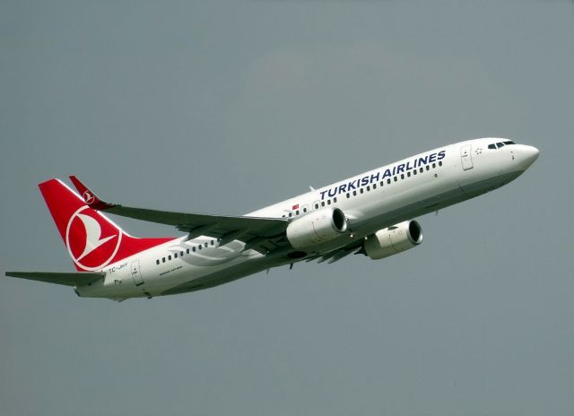 Boeing 737-800 (TC-JHY) - Turkish Airlines Boeing 737-8F2(WL)take off (22 April 2014)