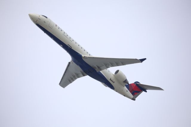 Canadair Regional Jet CRJ-700 (N738SK)