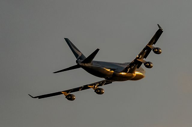 Boeing 747-400 (B-LIB)