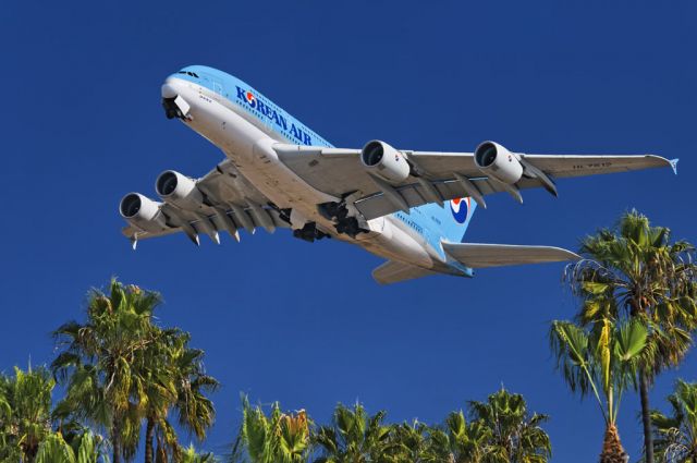 HL7612 — - A Korean Air Lines operated Airbus A380-861 superjumbo takes to the skies after liftoff from the Los Angeles International Airport, LAX, in Westchester, Los Angeles, California