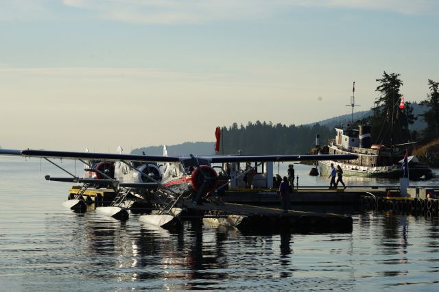 — — - Early morning Beaver departures from Ganges on Saltspring Island in BC, Canada