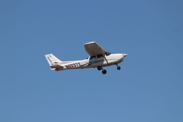 Cessna Skyhawk (N60372)