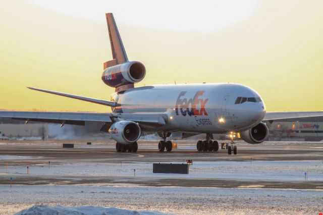 McDonnell Douglas DC-10 (N307FE) - FedEx 1435 from Memphis clearing runway 24.