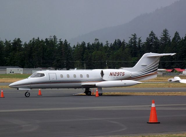 Learjet 35 (N129TS)