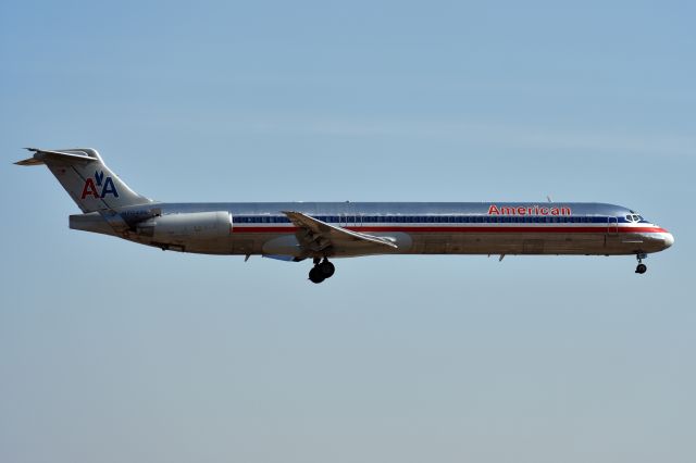 McDonnell Douglas MD-80 (N70425)