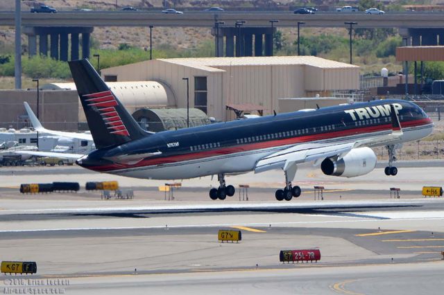 Boeing 757-200 (N757AF) - Trumps Boeing 757-2J4 N757AF landing on Runway 25 Left at Phoenix Sky Harbor at 1:59 PM on June 18, 2016.