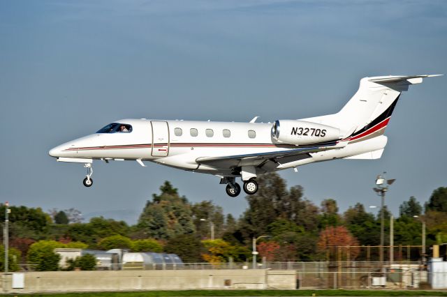 Embraer Phenom 300 (N327QS) - N327QS, Embraer Phenom 300 landing at KLGB