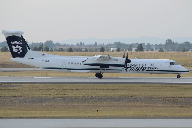 de Havilland Dash 8-400 (N411QX)