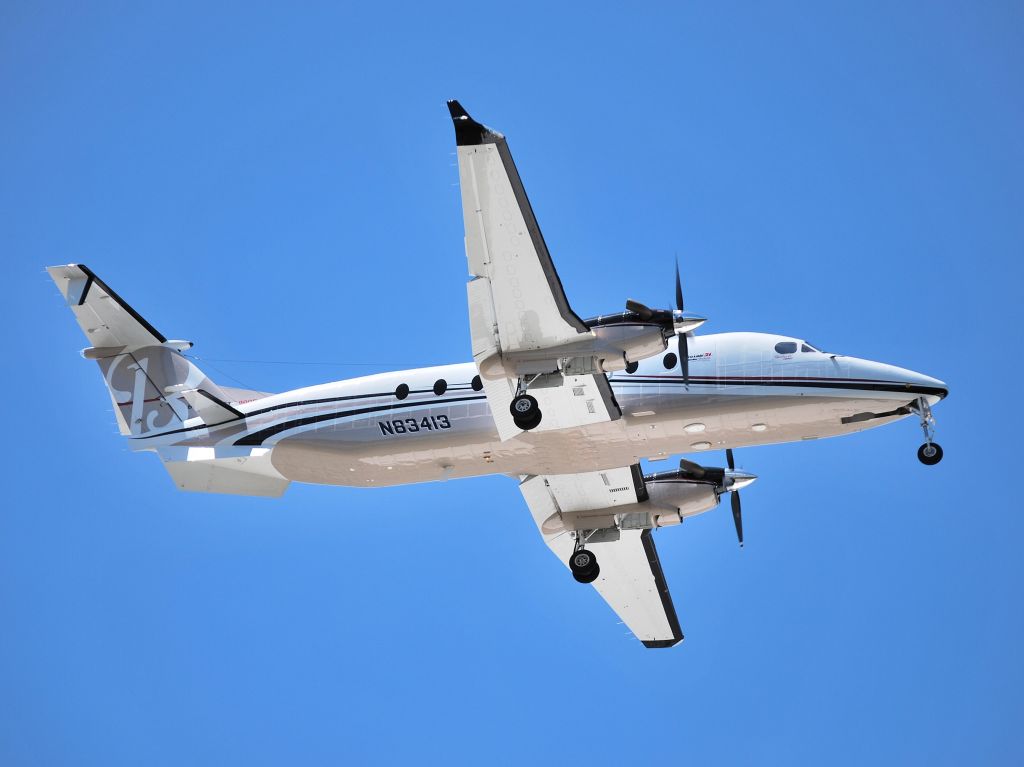 Beechcraft 1900 (N83413) - AIR HIGHWAY LLC on final for runway 2 KJQF - 5/25/13