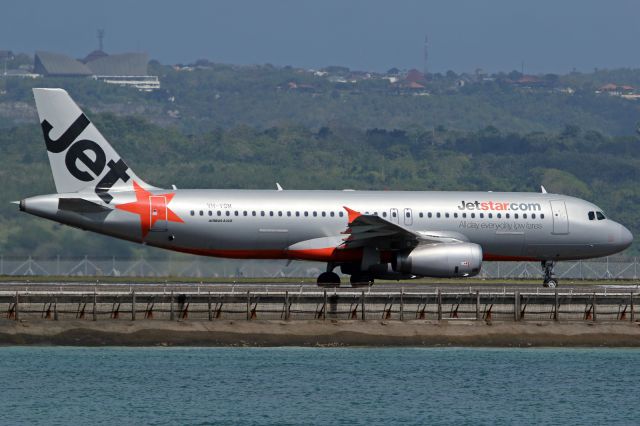 Airbus A320 (VH-VQM)