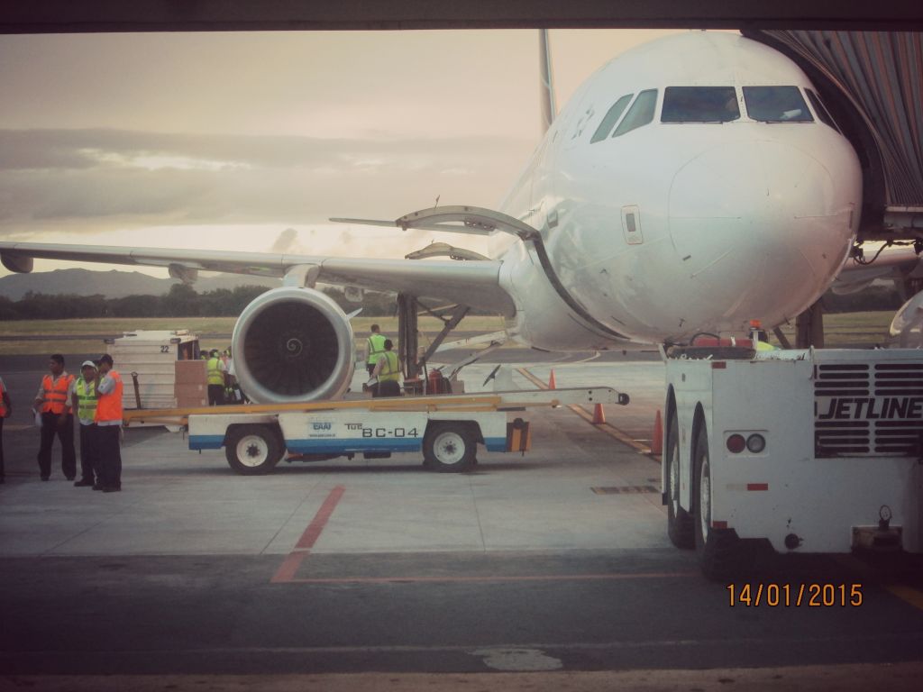 Airbus A320 (N683TA)